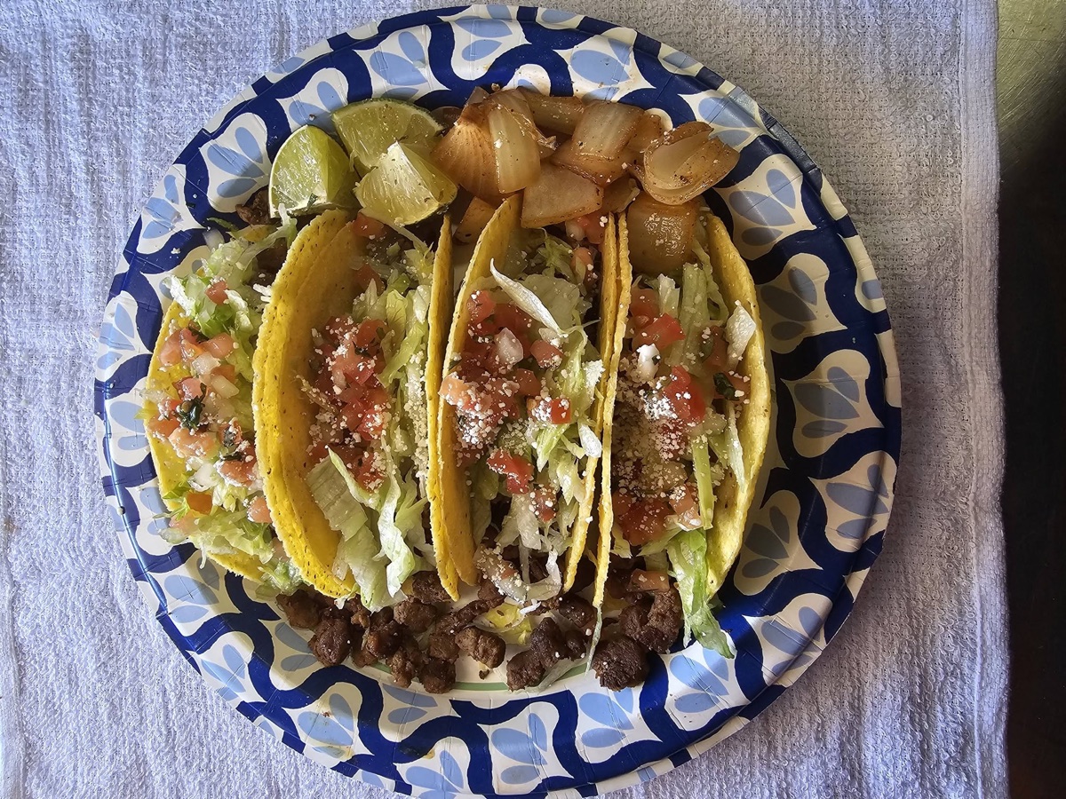 Tacos dorados de asada